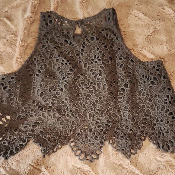 Eyelet Sleeveless Top - Picture 4 of 4